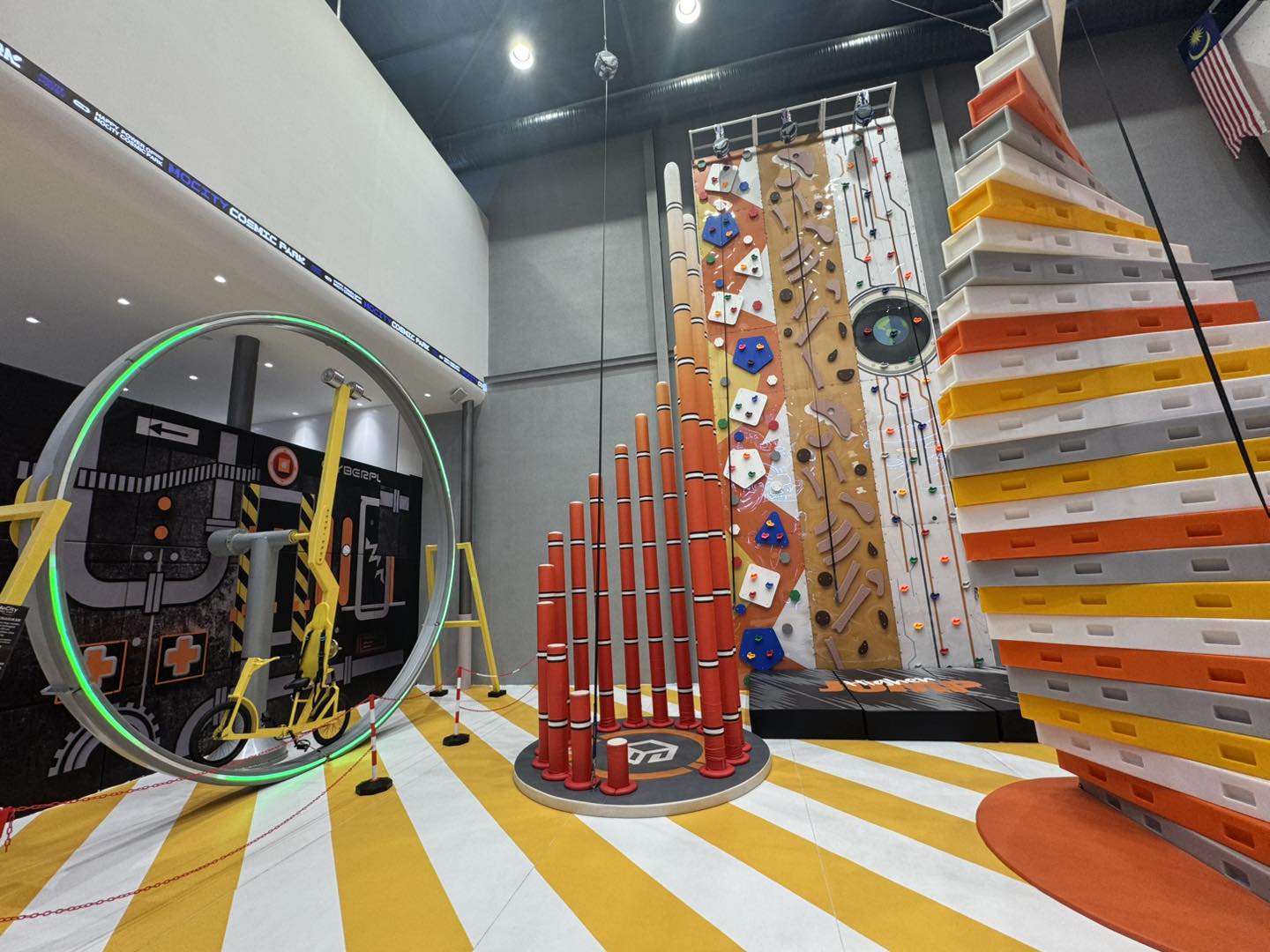 Mocity Fun Park - Mocity Cosmic Park Indoor Arcade and Playhouse in Klebang, Melaka